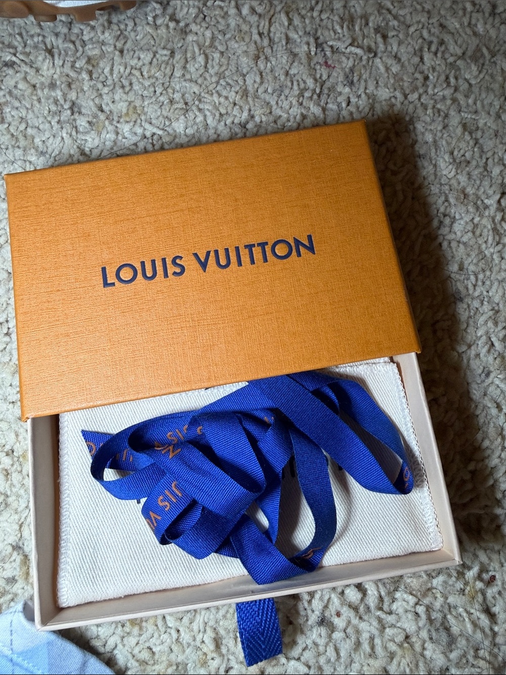Louis Vuitton Pink, Monogram LV Charms Card Holder - Picture 5 of 6